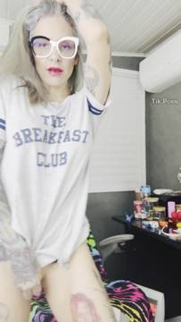 Porno Movie Showing Boobs with Vanpp & Glasses Big Boobs Blonde Tattoo MILF