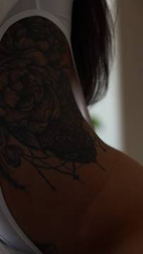 Film Porno tanyabahtinaa in Teasing and Brunette Teen Tattoo