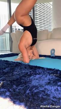 Film Porno Flexible with Abella Danger & Blonde Sexy PAWG